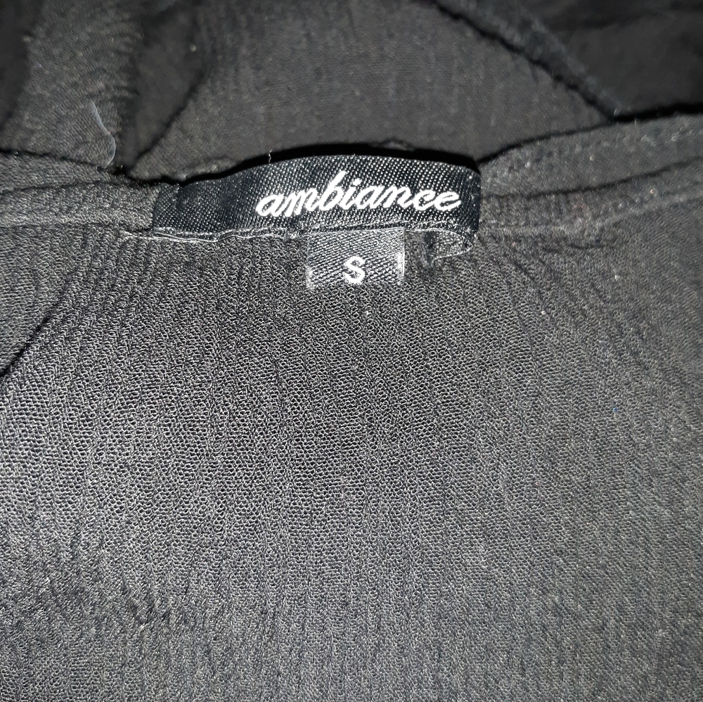 Ambiance- Off the shoulder crop top - Picture 2 of 2